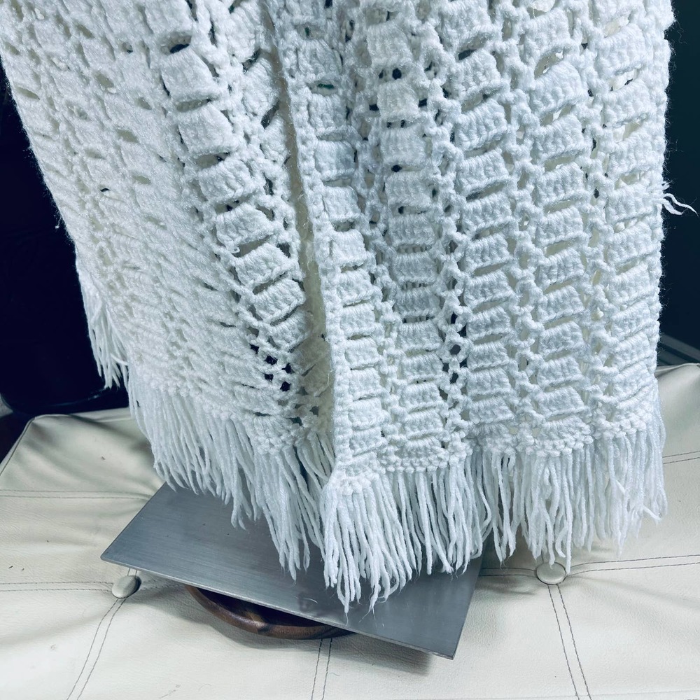 Vintage Boho 70s Crochet Poncho Cape - Picture 6 of 6